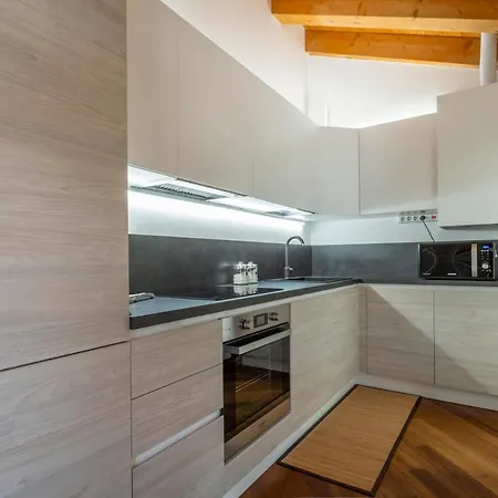 New - With Terrace, Jacuzzi & Netflix Apartment Palmanova
