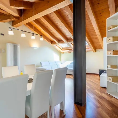 Guesthost - New - With Terrace & Netflix * Palmanova