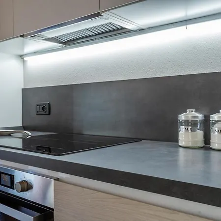 New - With Terrace, Jacuzzi & Netflix