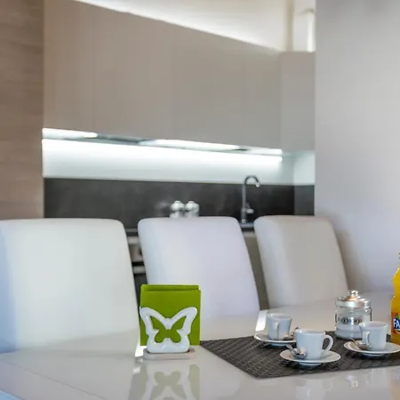 Apartment New - With Terrace, Jacuzzi & Netflix Palmanova