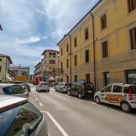 Guesthost - New - With Terrace & Netflix * Palmanova